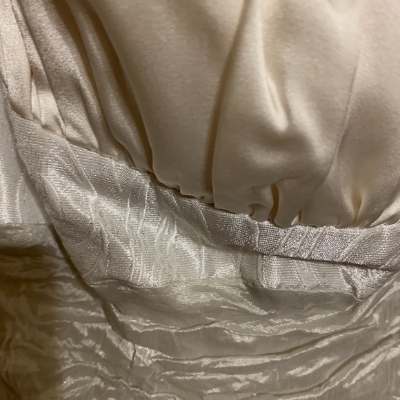 NICOLE MILLER WEDDING GOWN SIZE 6 - Picture 7 of 8